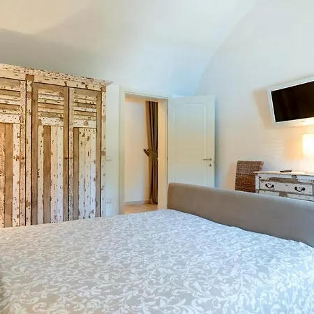 Cavaliere Villa *